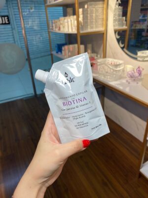 TRATAMIENTO CAPILAR CON BIOTINA, QUERATINA Y VITAMINA E