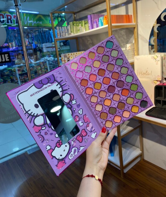 PALETA DE SOMBRAS DE HELLO KITY X  40 TONOS