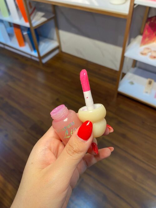 LIP OIL MOIST