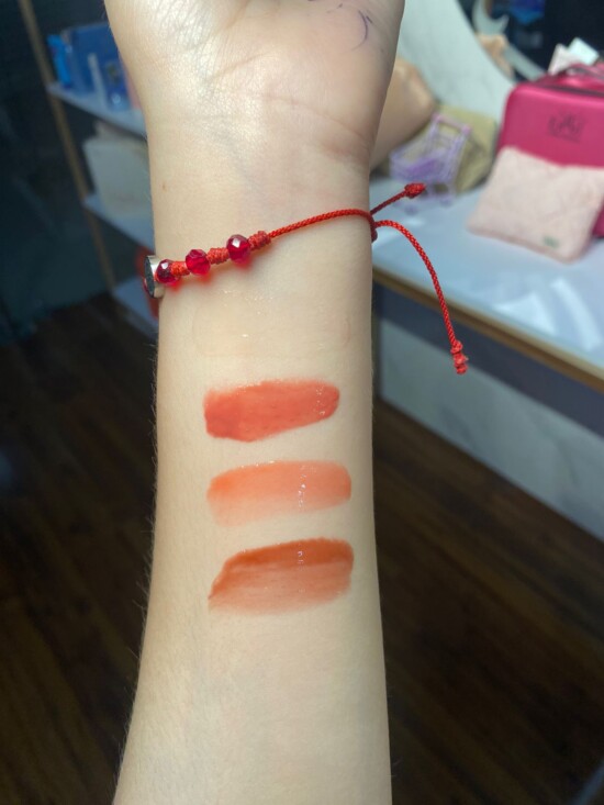 LIP GLOS CON APLICADOR PLASTICO