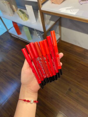 DELINEADOR DE LABIOS KARITE