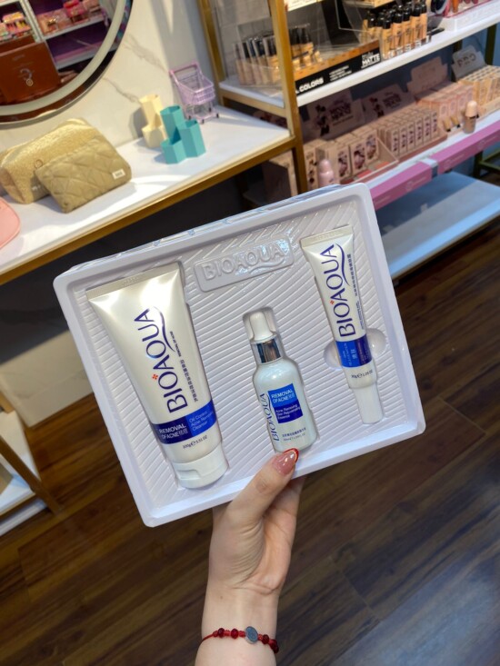 CAJA ANTI ACNE X TRES PRODUCTOS