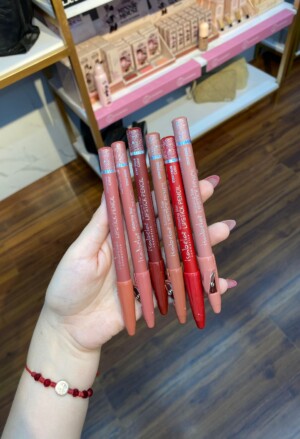 DELINEADOR DE LABIOS JUMBO , ISABELA COSMETICS