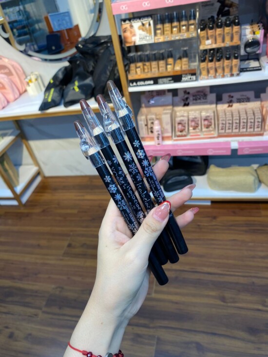 WhatsApp Image 2025-12-06 at 10.39.19 AM LAPIZ DOBLE PARA OJOS, ISABELA COSMETICS