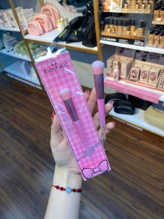 WhatsApp Image 2025-12-06 at 10.39.21 AM BROCHA PARA CORRECTOR RUBY FACE